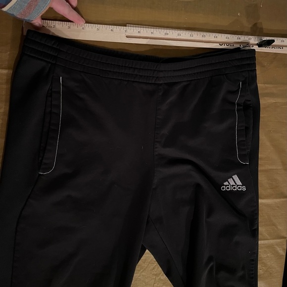 Adidas size  medium black Men’s sweatpants w/ pockets - Picture 5 of 10